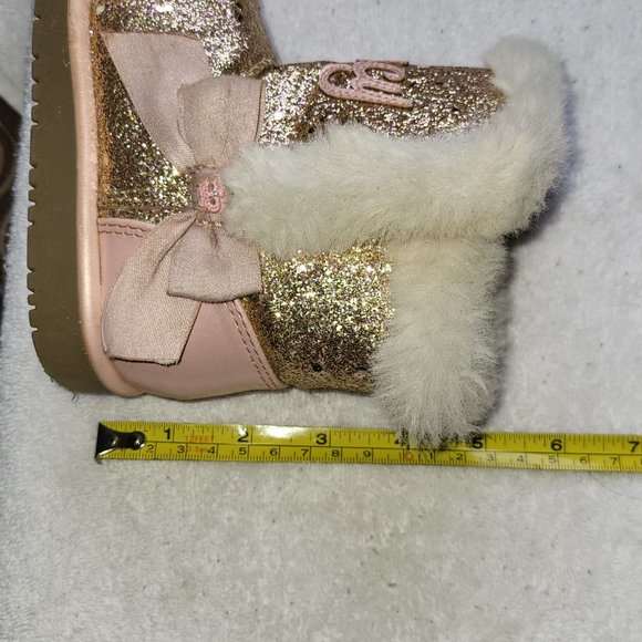 JUICY COUTURE GIRLS FURRY COMFORTABLE SNOW BOOT GOLD GLITTER SIZE 8M GUC SEE PIC - Picture 10 of 10